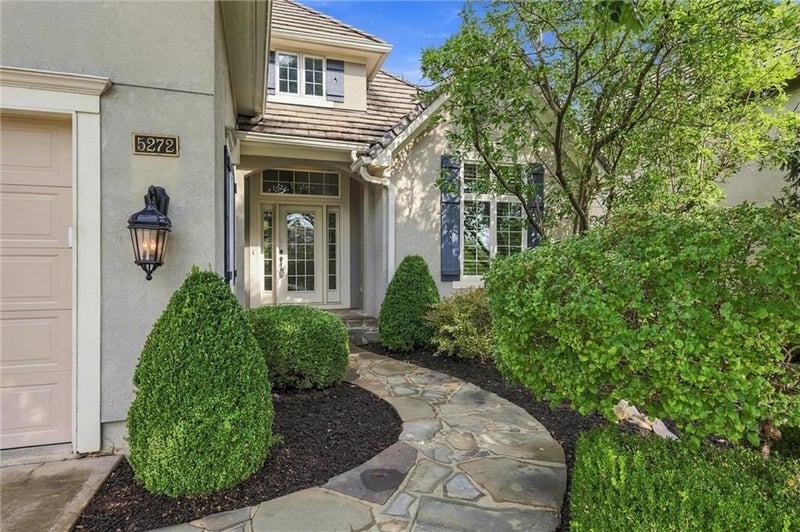 5272 W 150th Ter, Leawood, KS 66224