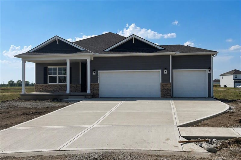 17806 Green Rd, Gardner, KS 66030