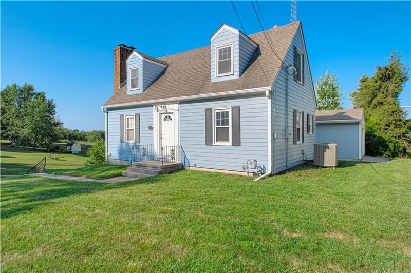 202 S 14th St, Savannah, MO 64485