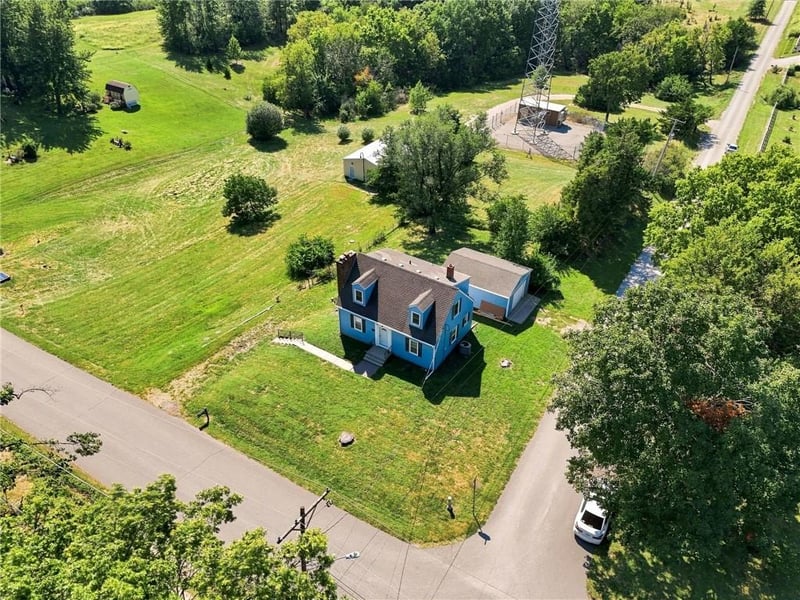 202 S 14th St, Savannah, MO 64485