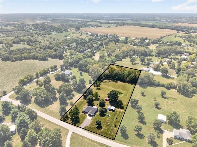 14318 Kimberly Dr, Excelsior Springs, MO 64024