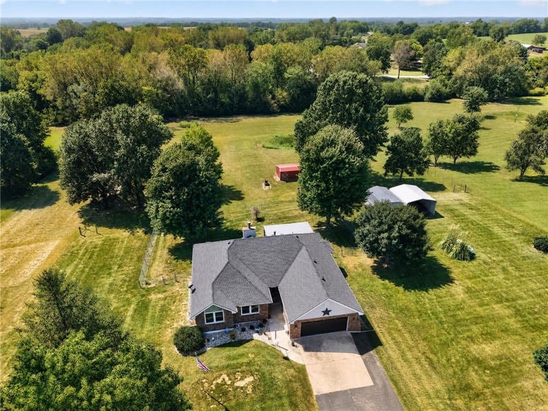 14318 Kimberly Dr, Excelsior Springs, MO 64024