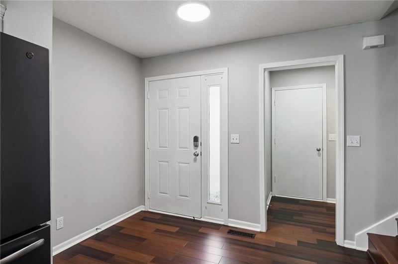 9747 N Lewis Ave, Kansas City, MO 64157