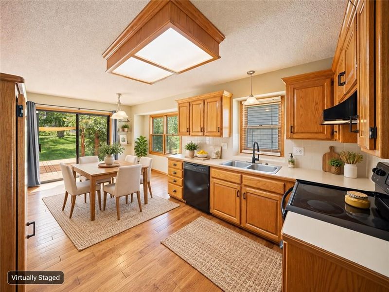 1206 SW Eastman Ct, Blue Springs, MO 64015