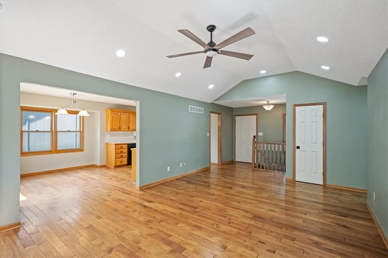 1206 SW Eastman Ct, Blue Springs, MO 64015