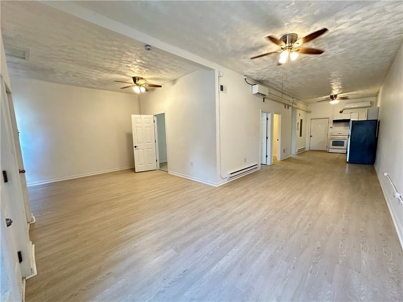 203 NE 2nd St, Hardin, MO 64035