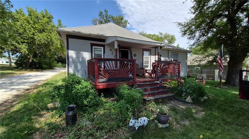 925 E Wilson St, Ottawa, KS 66067