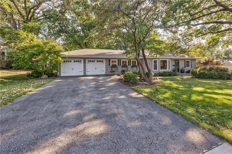 5401 W 65th Pl, Prairie Village, KS 66202