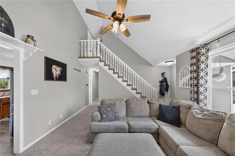 306 Lakeland Dr, Smithville, MO 64089