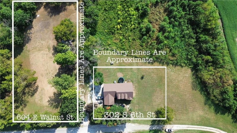 302 S 6th St, Blue Mound, KS 66010