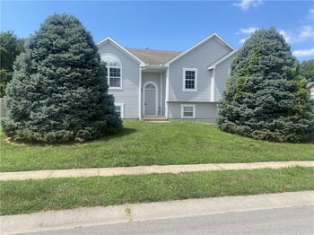 701 NW 51st Ter, Kansas City, MO 64118