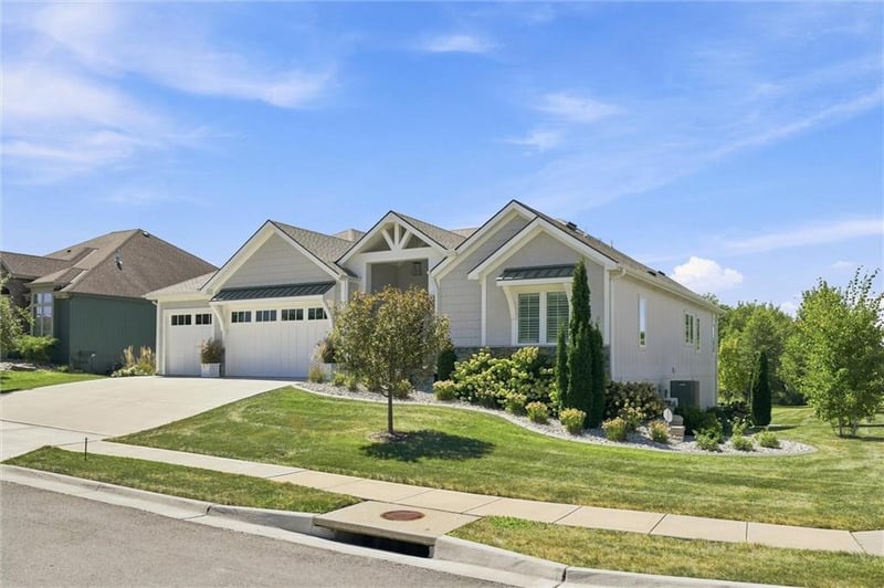 1210 Metfield Ln, Raymore, MO 64083
