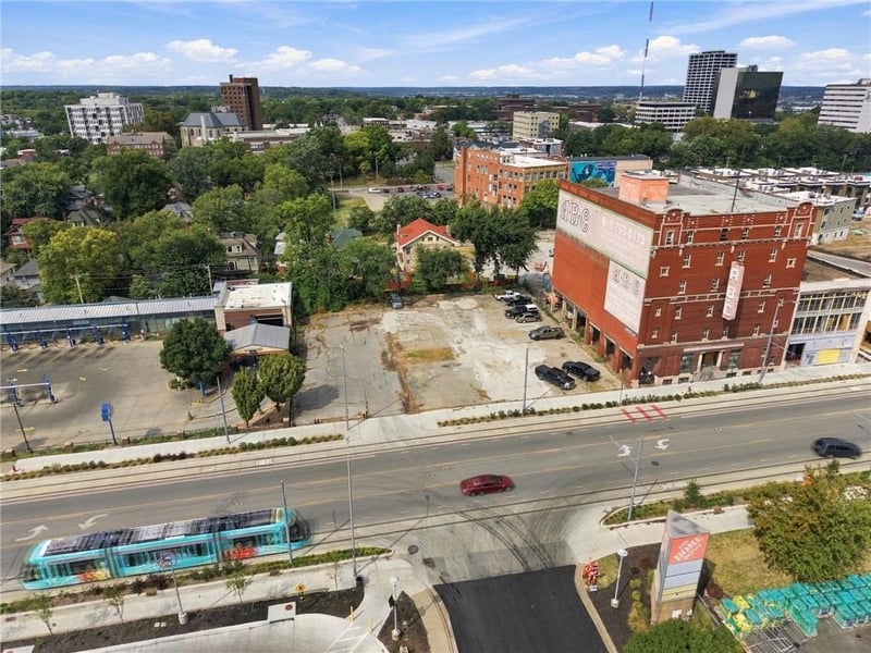 3260 Main St, Kansas City, MO 64111
