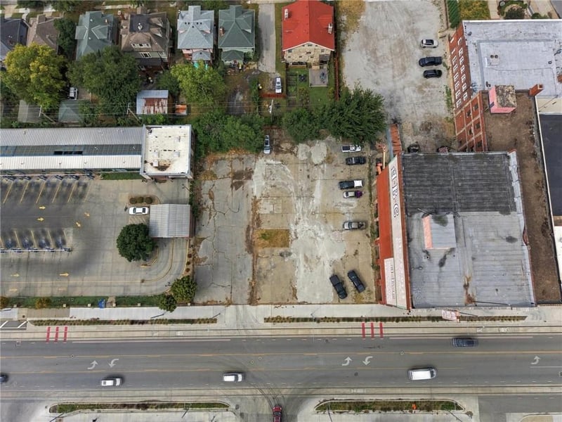3260 Main St, Kansas City, MO 64111