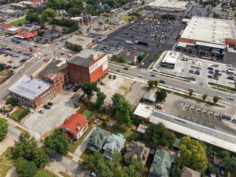 3260 Main St, Kansas City, MO 64111