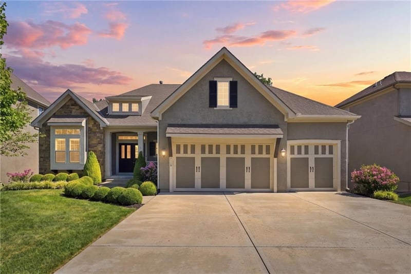 9118 W 178th Ter, Overland Park, KS 66013
