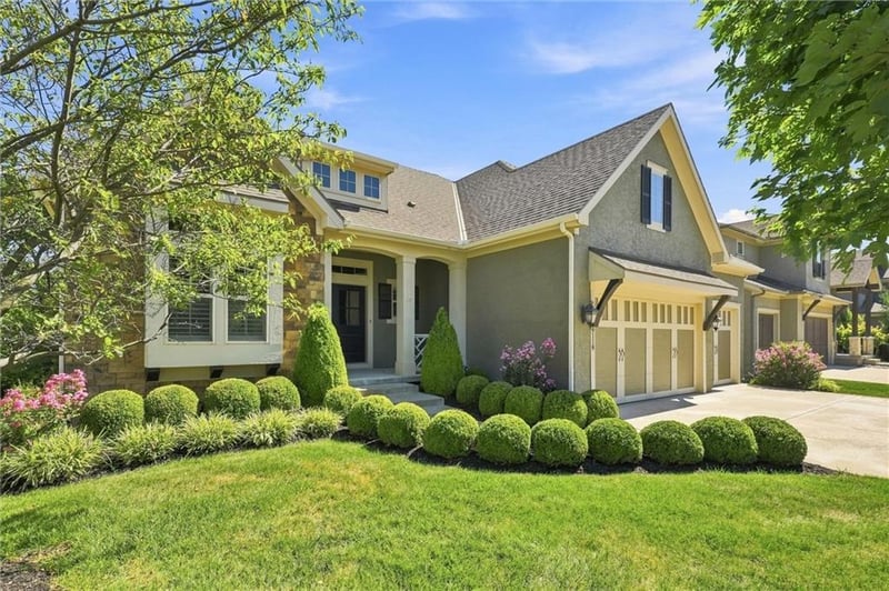 9118 W 178th Ter, Overland Park, KS 66013