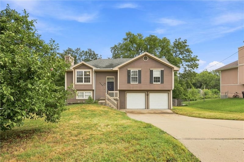 5409 N Poe Ave, Kansas City, MO 64119