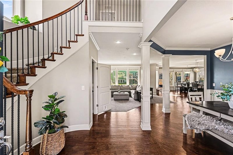 104 SW Shores Dr, Lee's Summit, MO 64064
