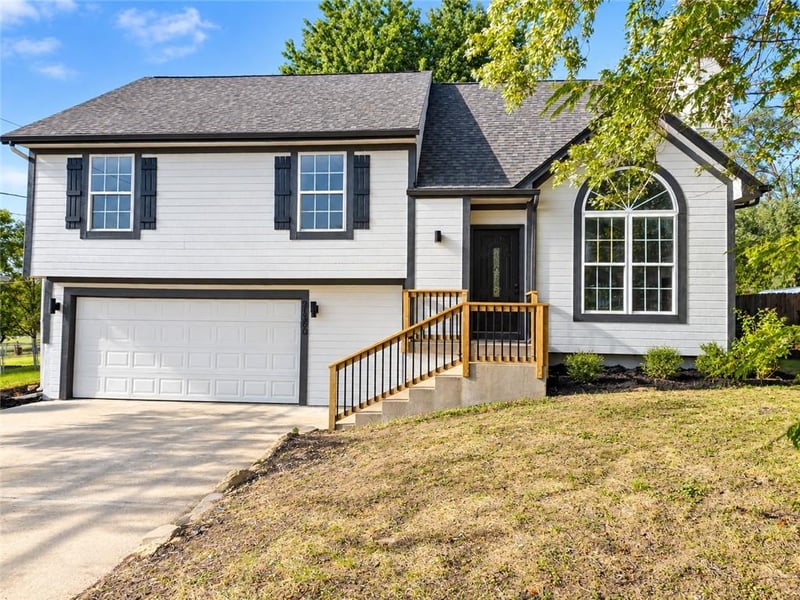 21380 W 181st Ter, Olathe, KS 66062