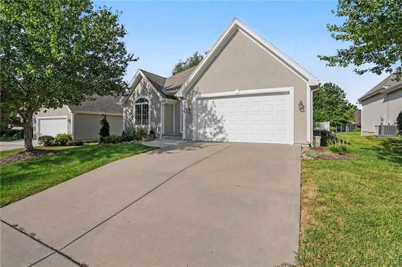 10004 N Arlington Ave, Kansas City, MO 64157