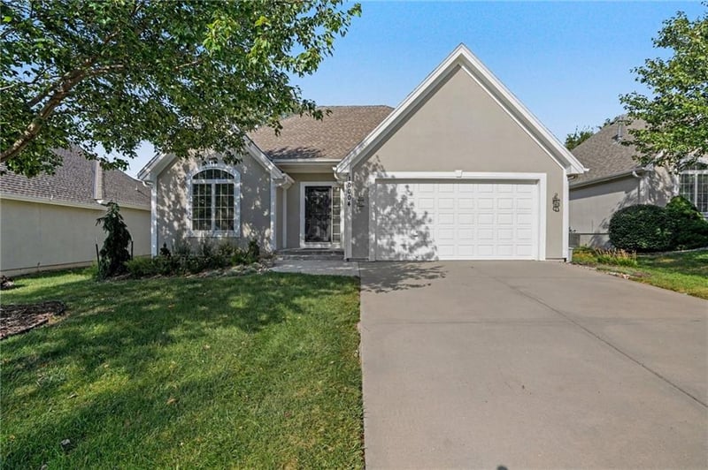 10004 N Arlington Ave, Kansas City, MO 64157