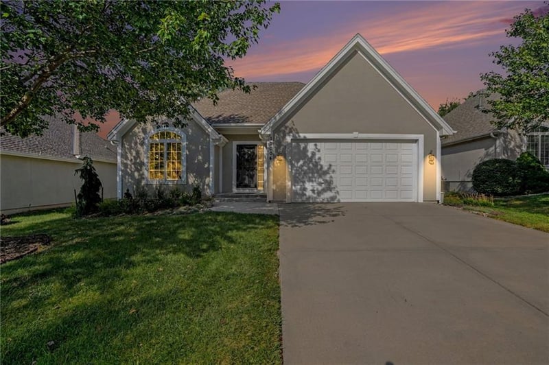 10004 N Arlington Ave, Kansas City, MO 64157