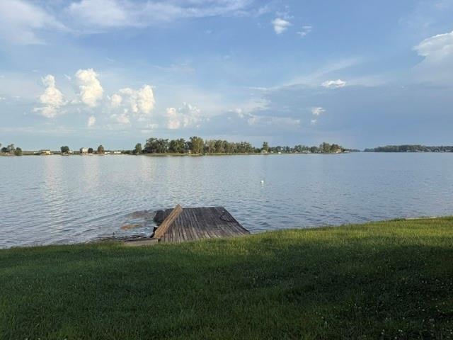 496 Lake Shore Dr, Big Lake, MO 64437
