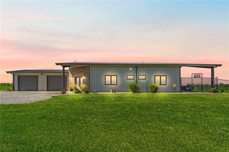 1482 N 300th Rd, Baldwin City, KS 66006