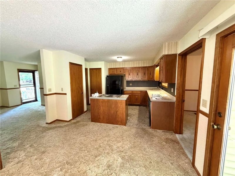 627 W Edwards St, Maryville, MO 64468