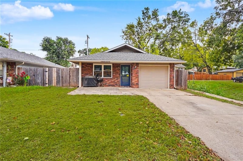 1014 Locust St, Eudora, KS 66025
