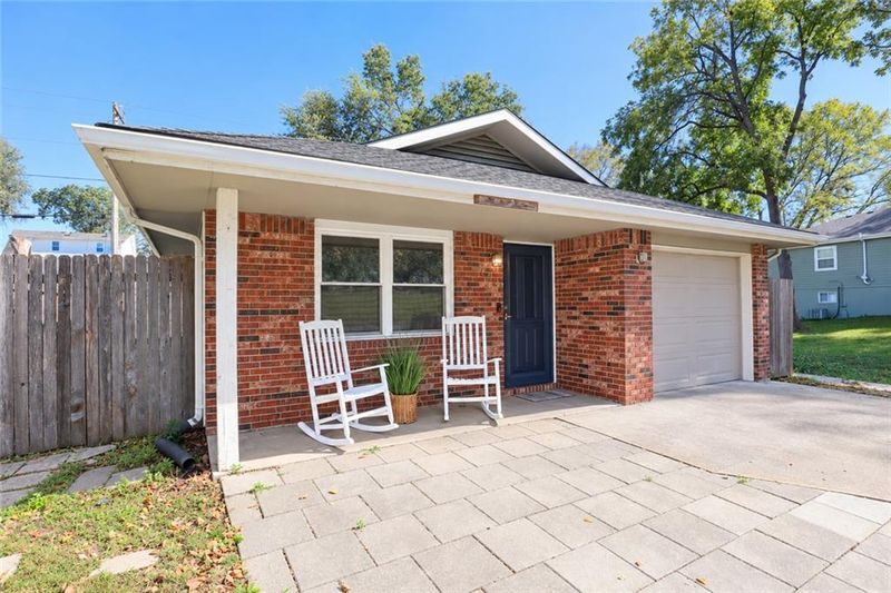 1014 Locust St, Eudora, KS 66025