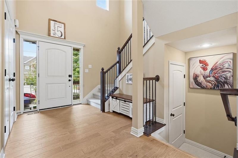 104 S Eastglen Dr, Raymore, MO 64083