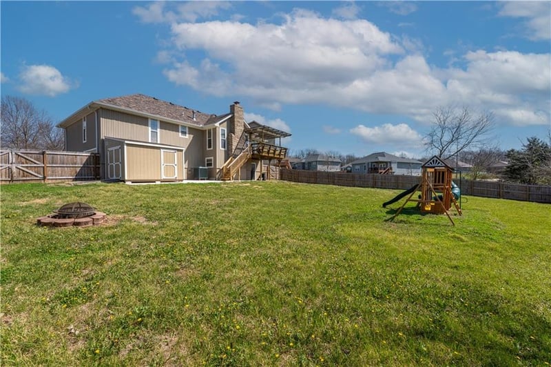 1208 Jennies Dr, Warrensburg, MO 64093