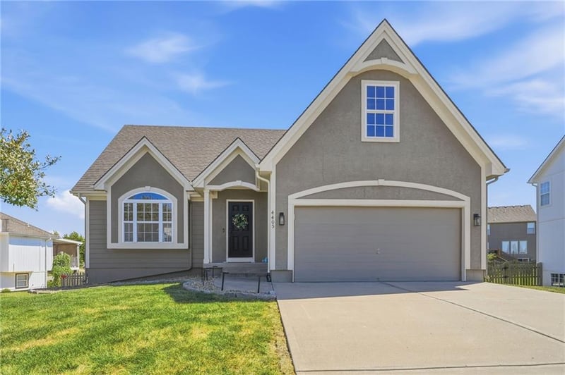 4405 SW Flintrock Dr, Lee's Summit, MO 64082