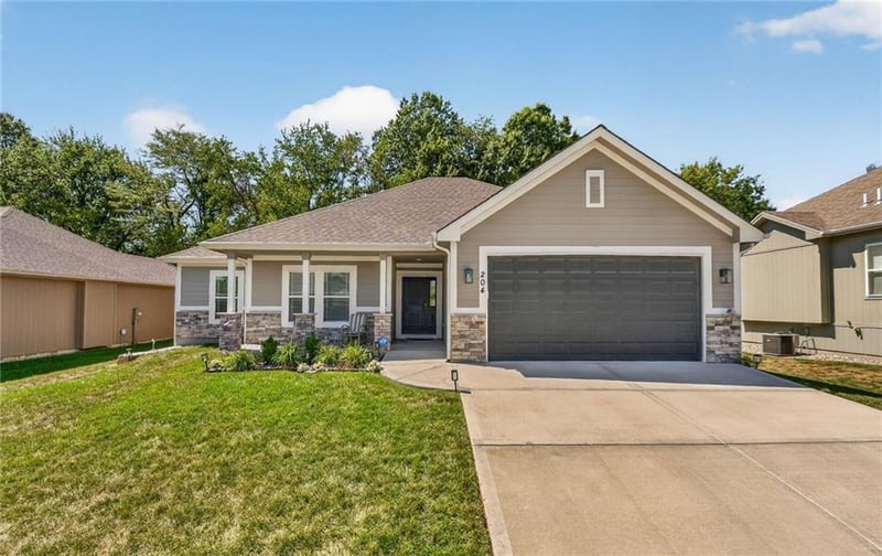 204 S Marimack Ct, Kearney, MO 64060
