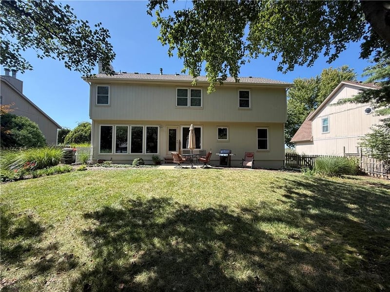 5113 Woodsonia Dr, Shawnee, KS 66226