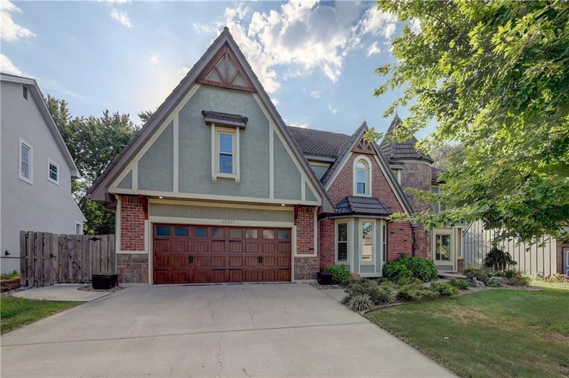 12317 Walmer St, Overland Park, KS 66209