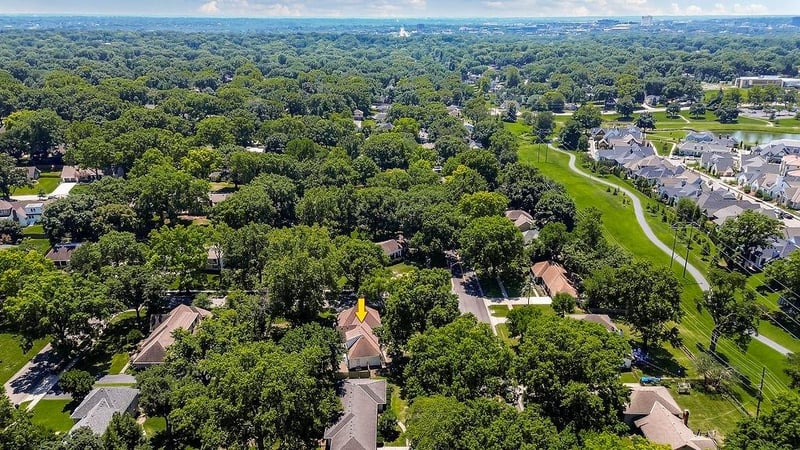 9209 Roe Ave, Prairie Village, KS 66207