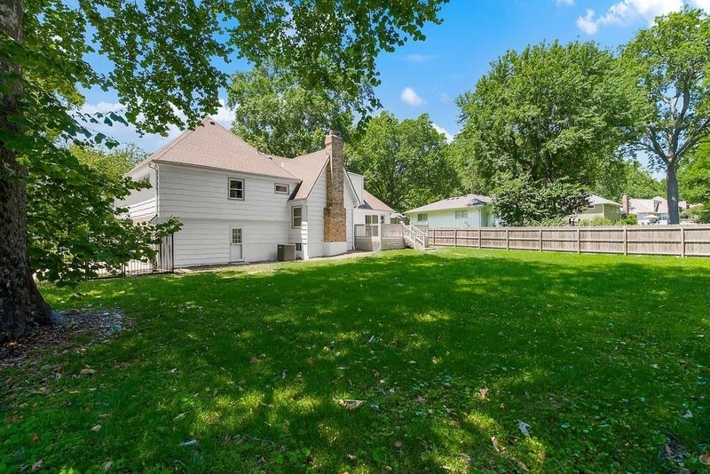 9209 Roe Ave, Prairie Village, KS 66207