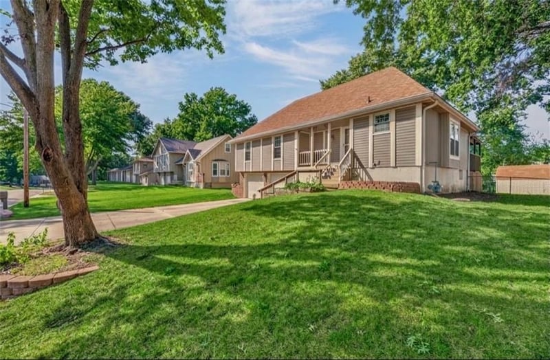 301 SE Alice St, Blue Springs, MO 64014