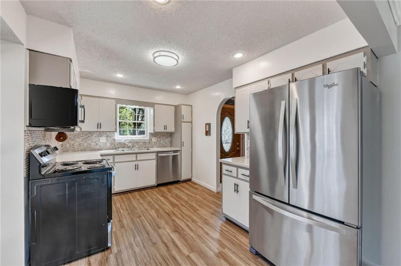 301 SE Alice St, Blue Springs, MO 64014