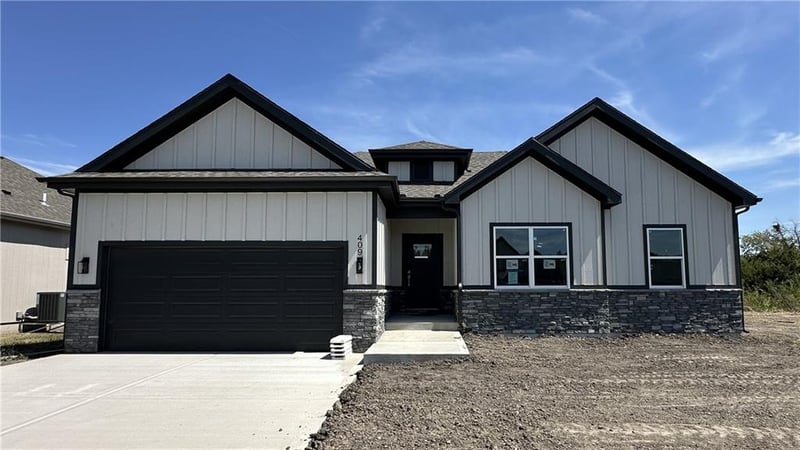 409 Ash St, Wellsville, KS 66092