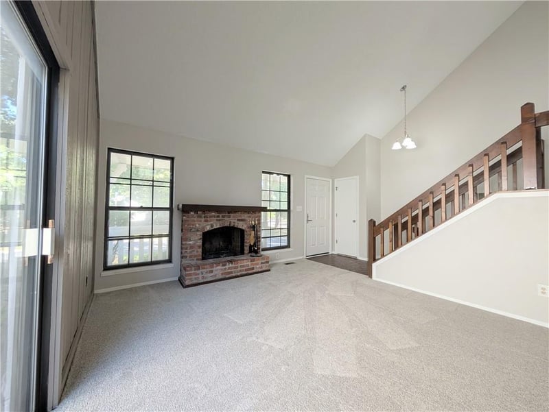 12836 W 108th St, Overland Park, KS 66210