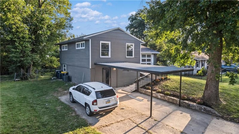 4507 E 47th St, Kansas City, MO 64130