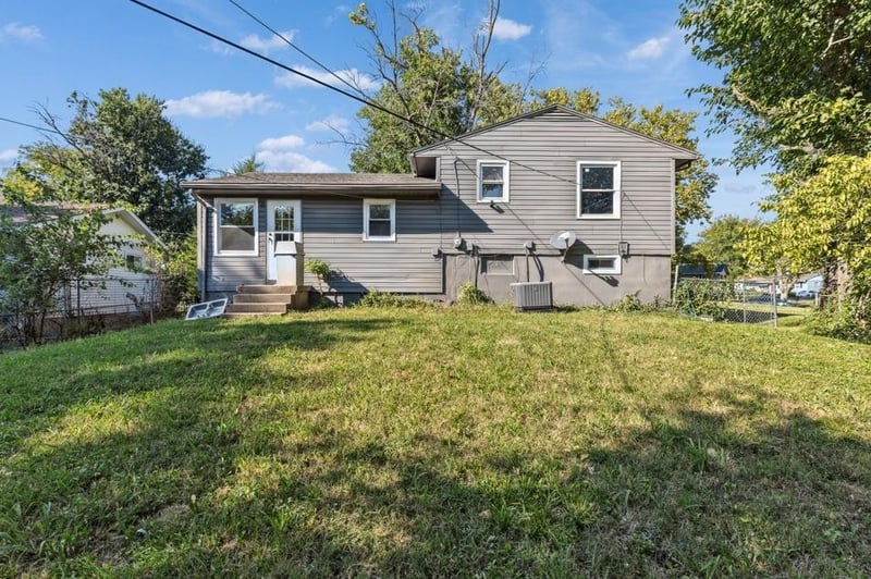 4507 E 47th St, Kansas City, MO 64130
