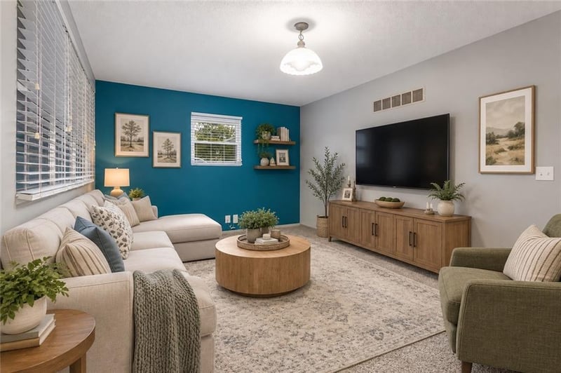 7510 Oak St, Pleasant Valley, MO 64068