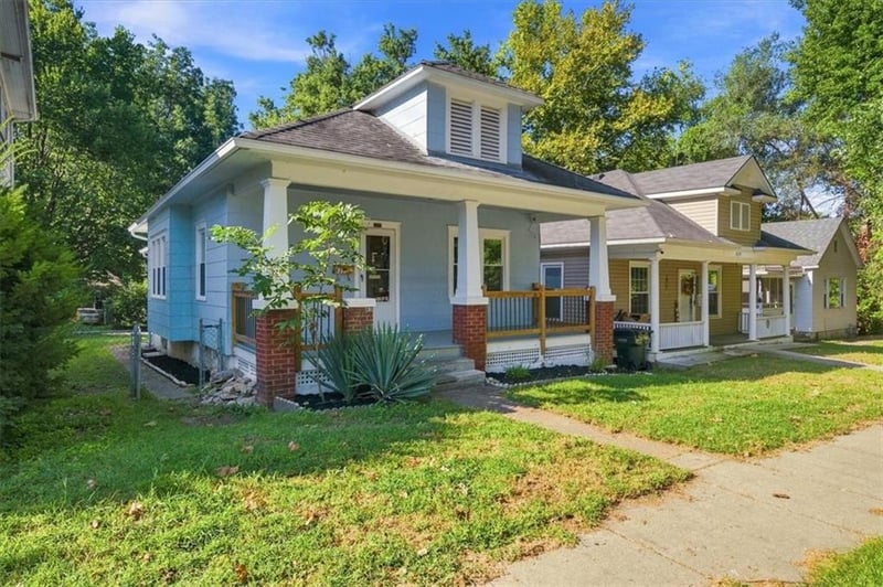 825 Ottawa St, Leavenworth, KS 66048
