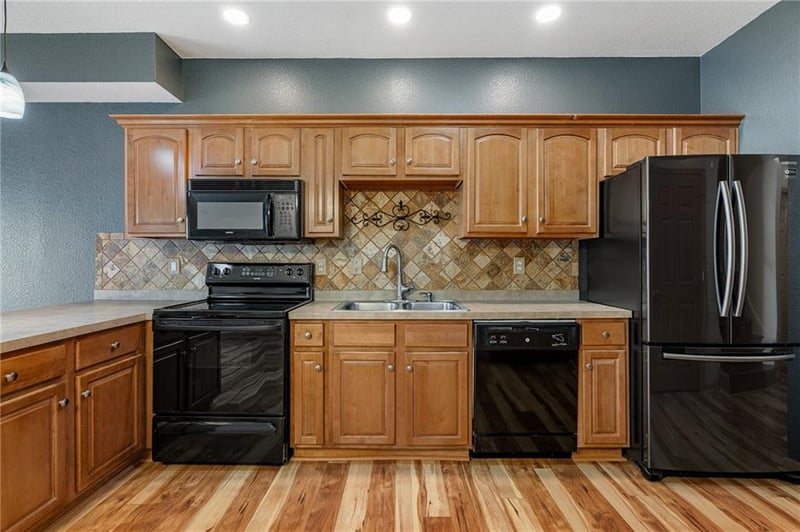 844 S Woodson Ct, Gardner, KS 66030