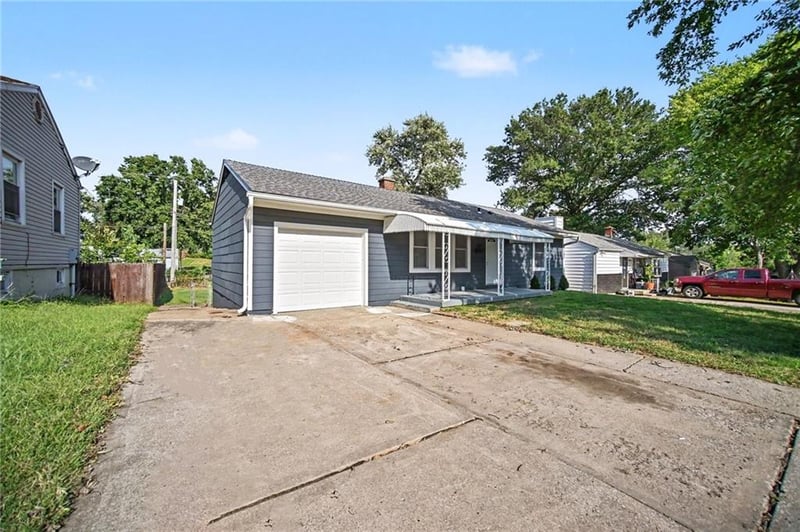 609 N Sunset Dr, Independence, MO 64050